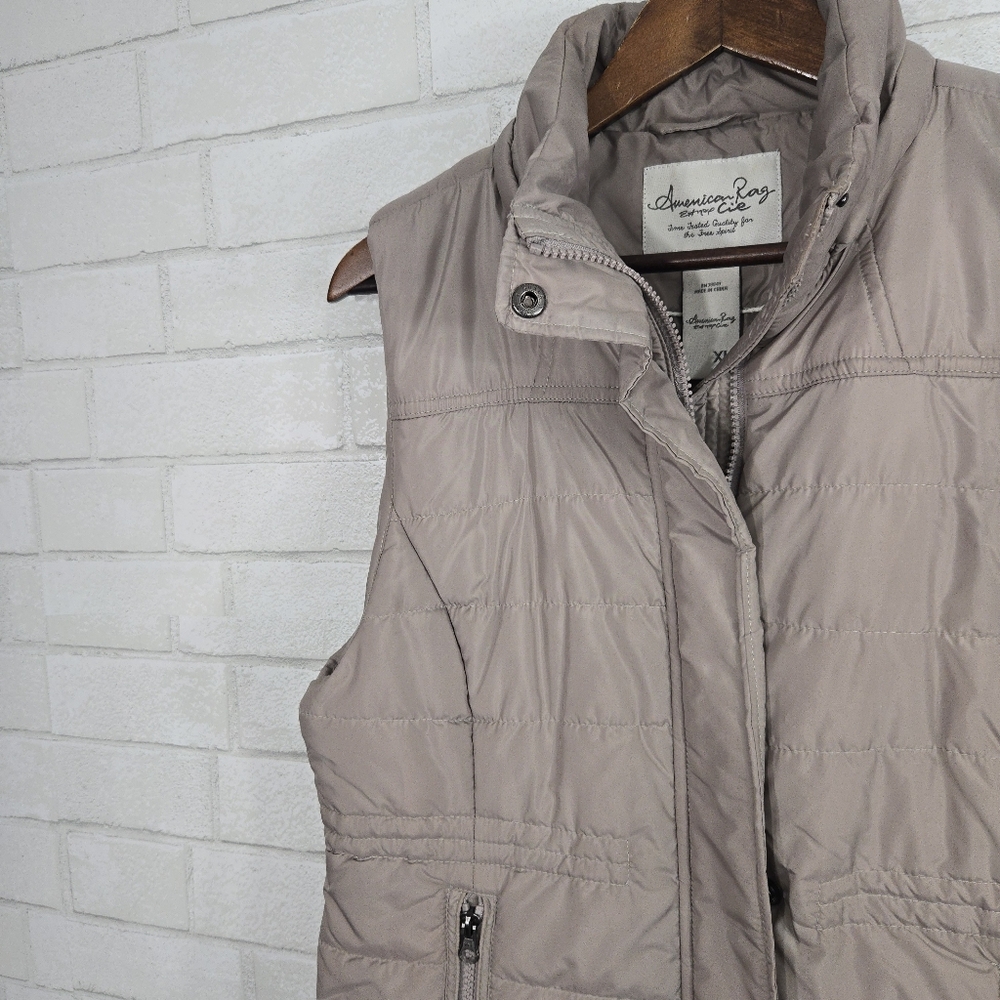 American Rag Vest - Picture 2 of 13